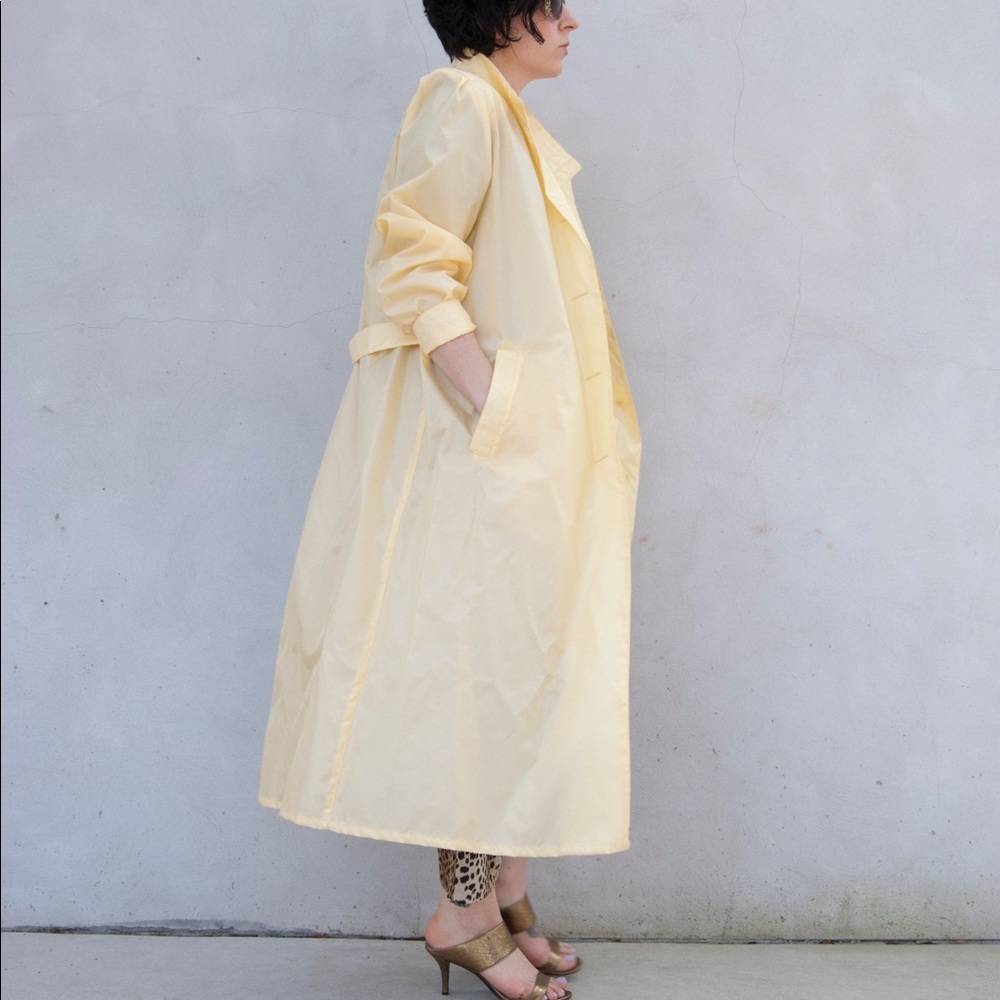 Vintage/ Banana yellow trench coat